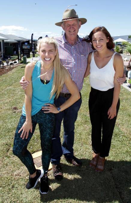 HEALTH: Tiffany Hall from the Biggest Loser with mayor Greg Conkey and Samantha Brunskill. Picture: Les Smith