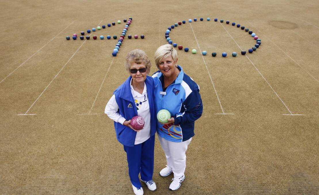MILESTONE: Club president Tracie Browne with state president NSW Women's Bowls, Maryann Parcell, marking the 40 years. Picture: Les Smith