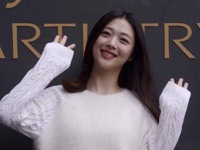South Korean police say pop star and actress Sulli has been found dead at her home south of Seoul.